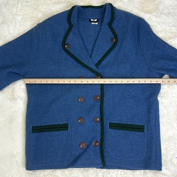 Reine Schurwolle 100% Pure New Wool Women’s Coat with beautiful floral buttons - Picture 9 of 12